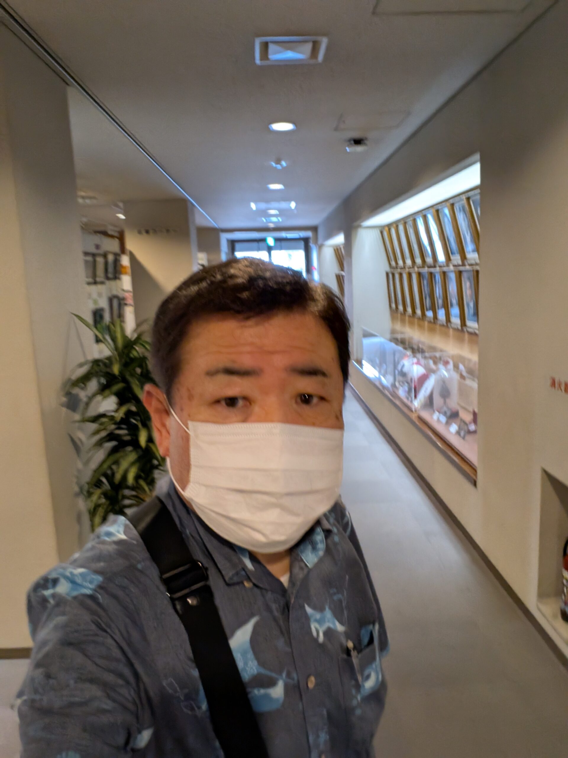 感議会棟への誘い