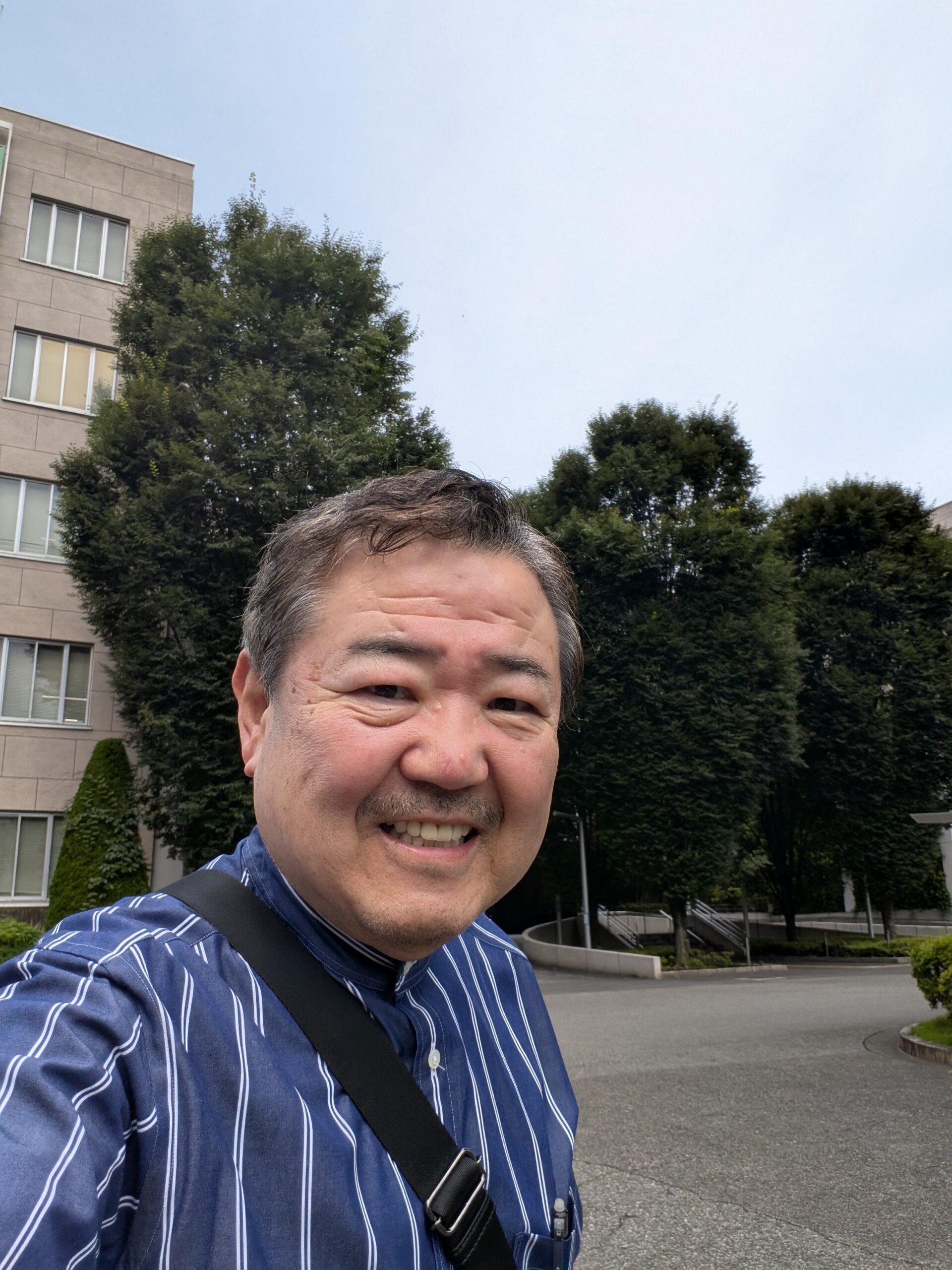 議案調査日登庁